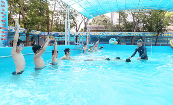 khu vực dạy bơi