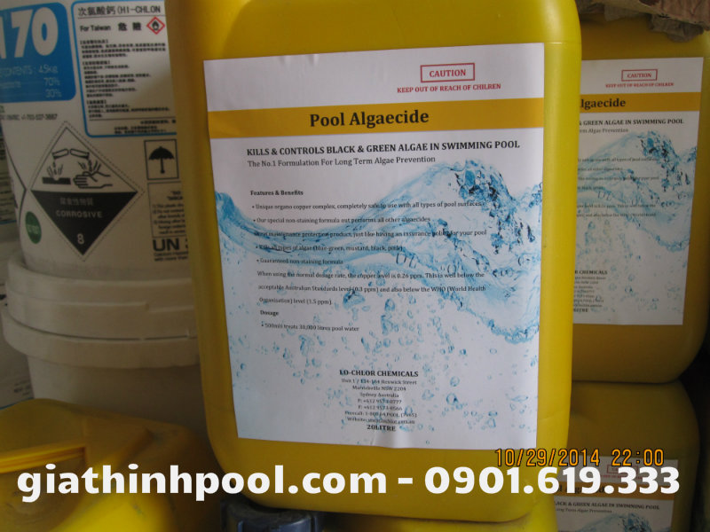hóa chất diệt rêu hồ bơi