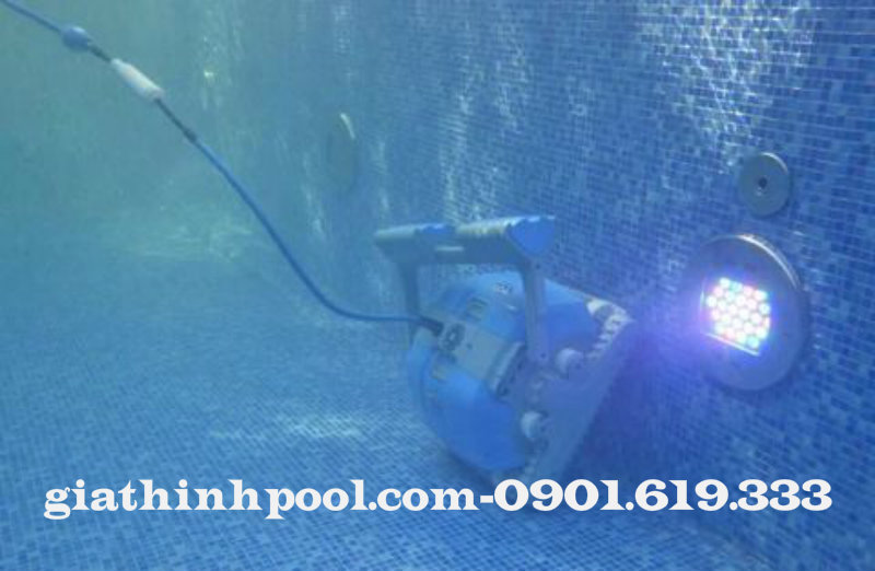 robot vệ sinh hồ bơi supreme m4